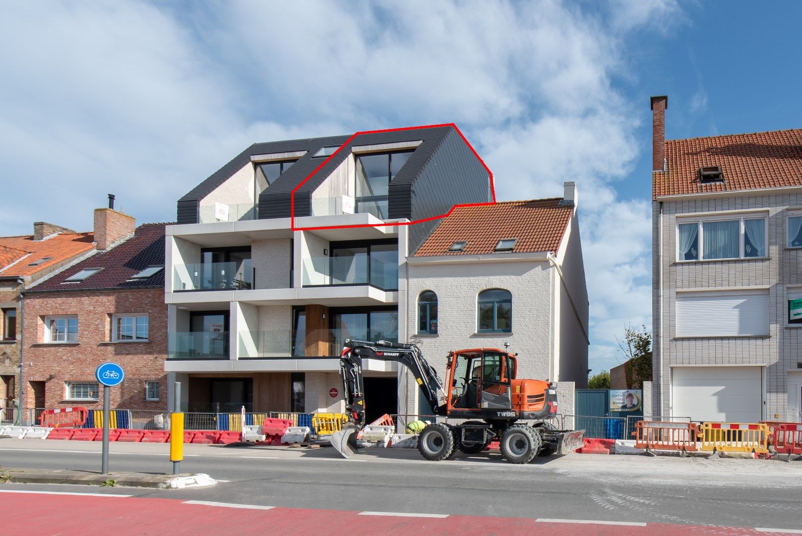 Ruim nieuwbouw duplexappartement met zonnig terras in Lombardsijde foto {{pictureIndex}}