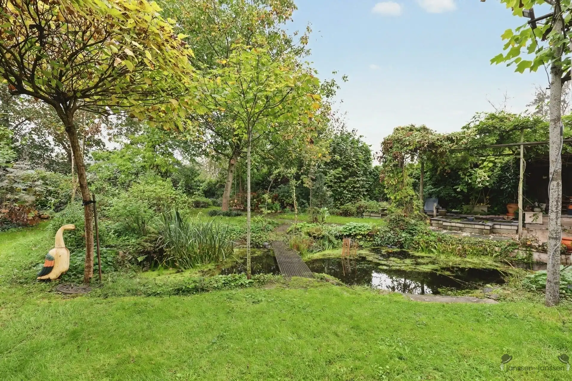 Vrijstaande woning in prachtige groene omgeving op perceel van 955m² foto 18