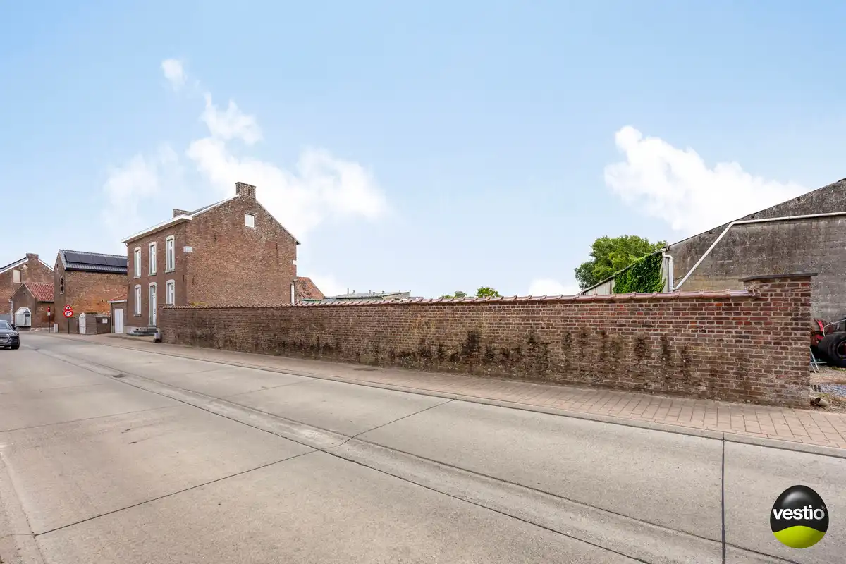 RUSTIG GELEGEN KARAKTERVOLLE AUTHENTIEKE WONING OP 6A85CA TE LAUW. foto 36