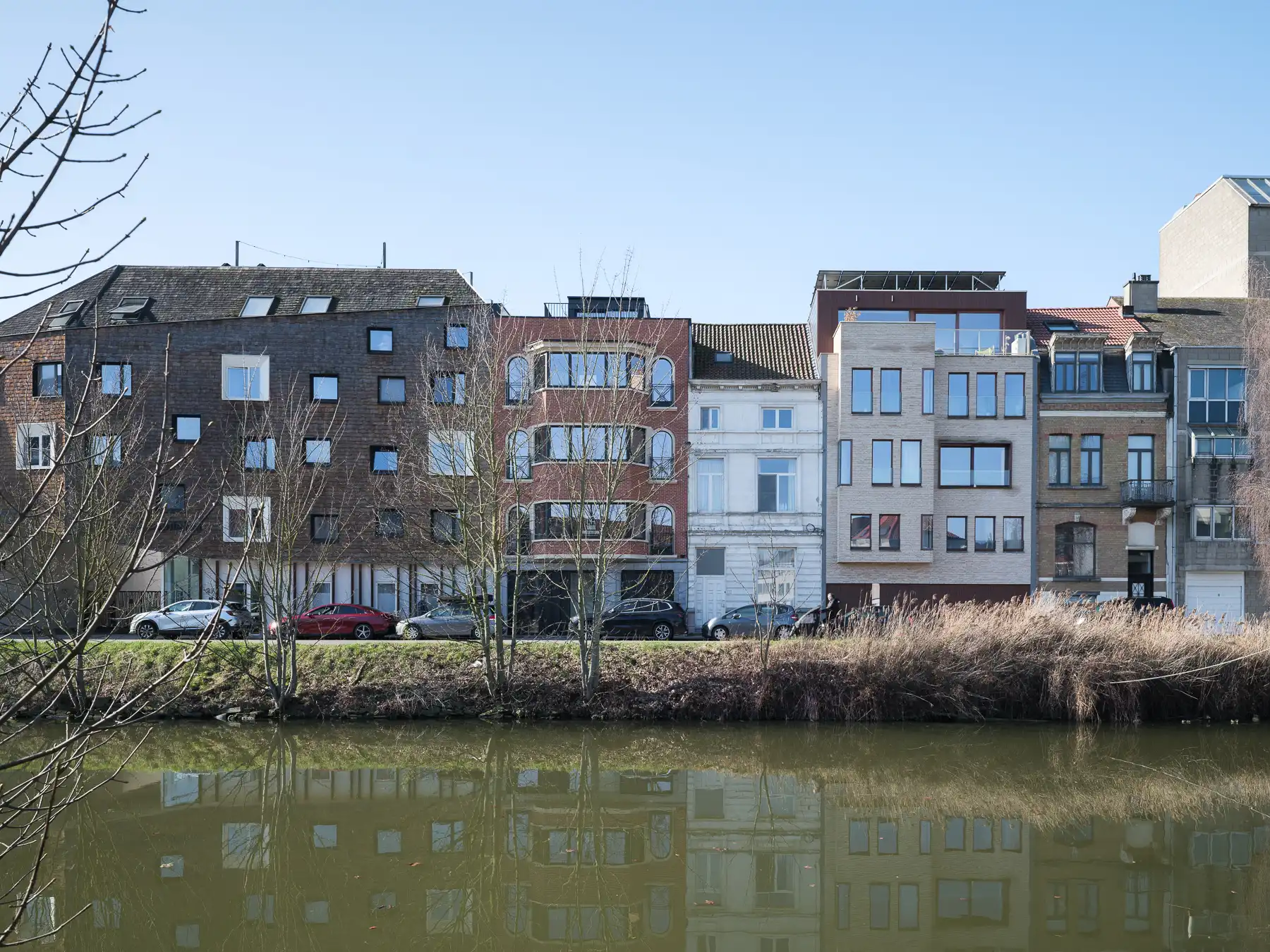 Kwalitatief gerenoveerd 3-slaapkamer appartement aan het water foto 17
