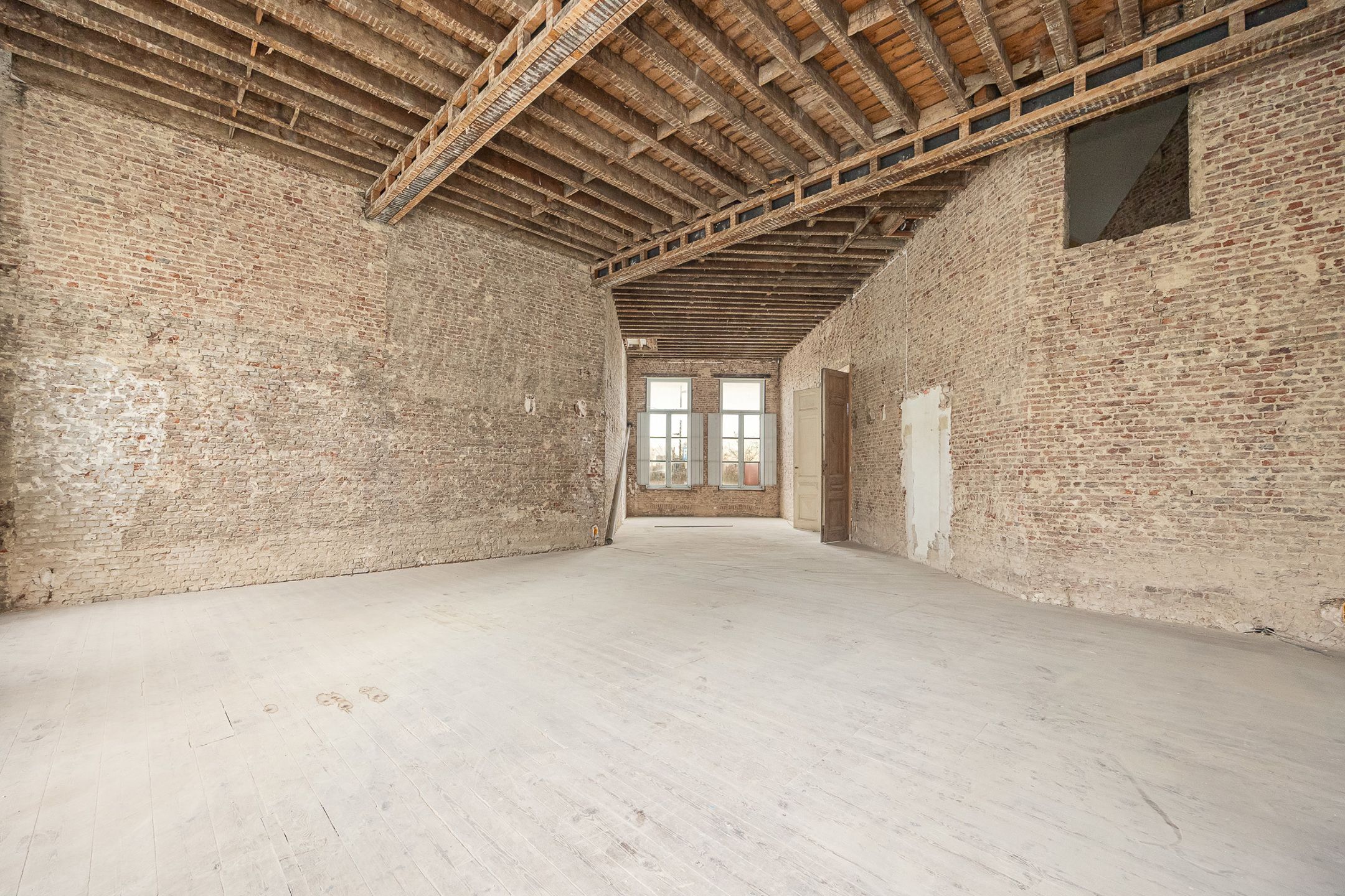 ANTWERPEN KAAIEN - Uniek herenhuis aan de Scheldekaaien foto 4