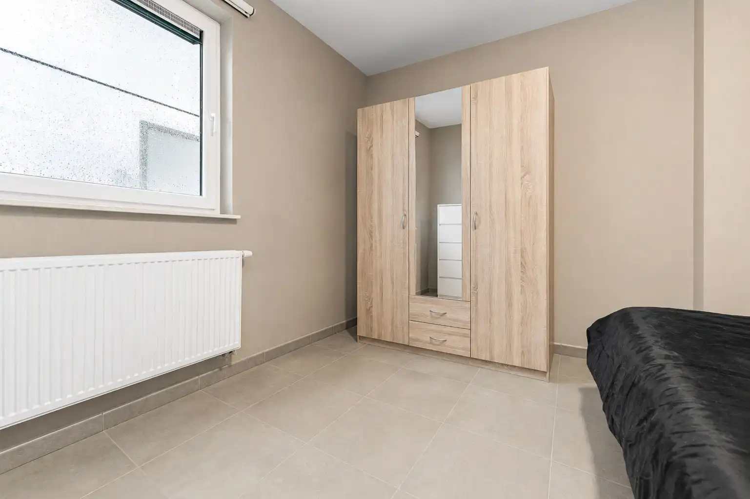 Ruim appartement net buiten Beringen-centrum met uitzicht rondom foto 13