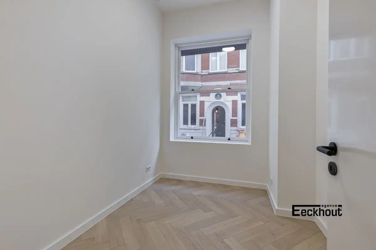 Prachtig gelijkvloers appartement in standingvolle residentie Derycker in hartje Oostende foto 6