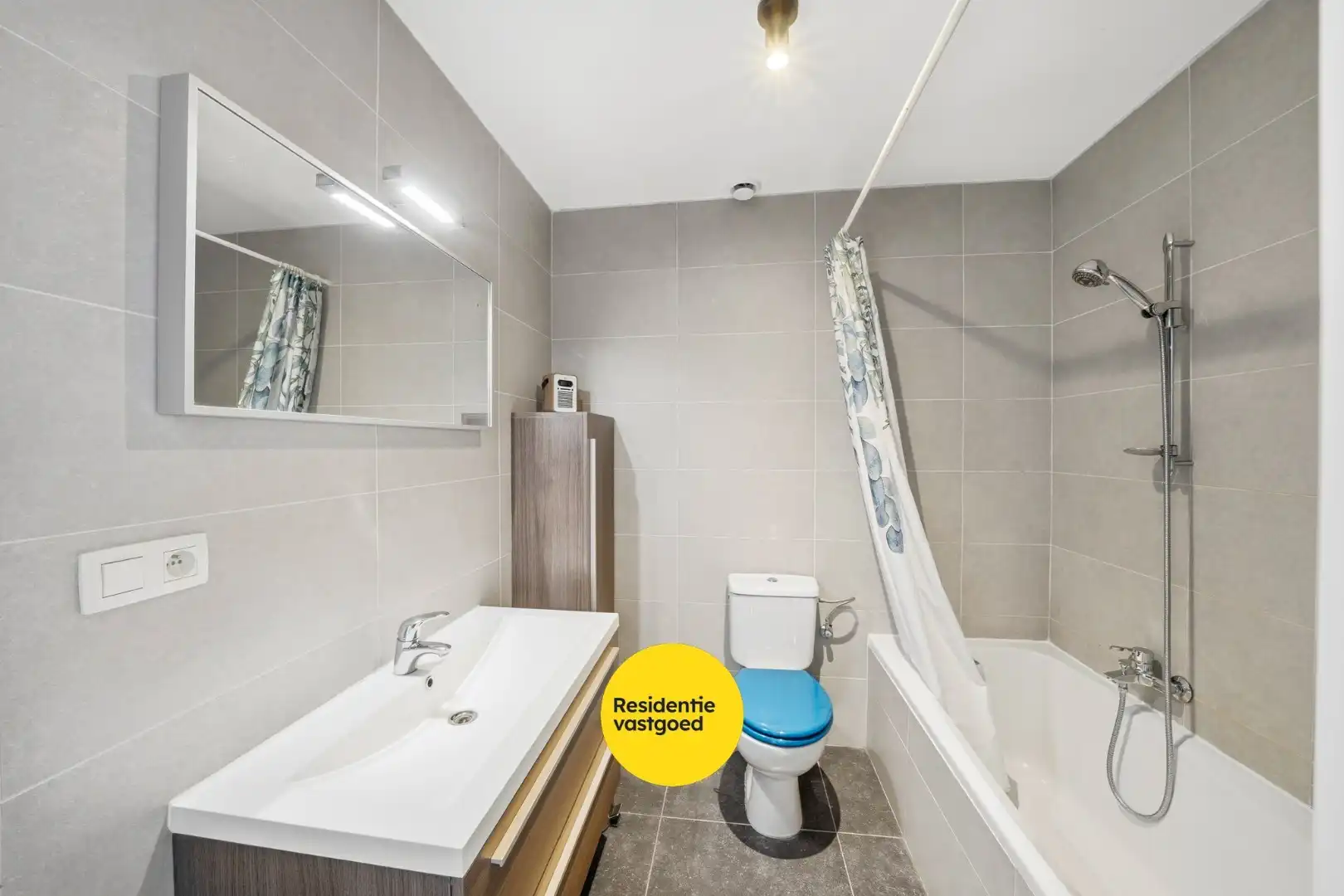 Instapklare woning met zicht op de vaart in Oudenburg foto 15