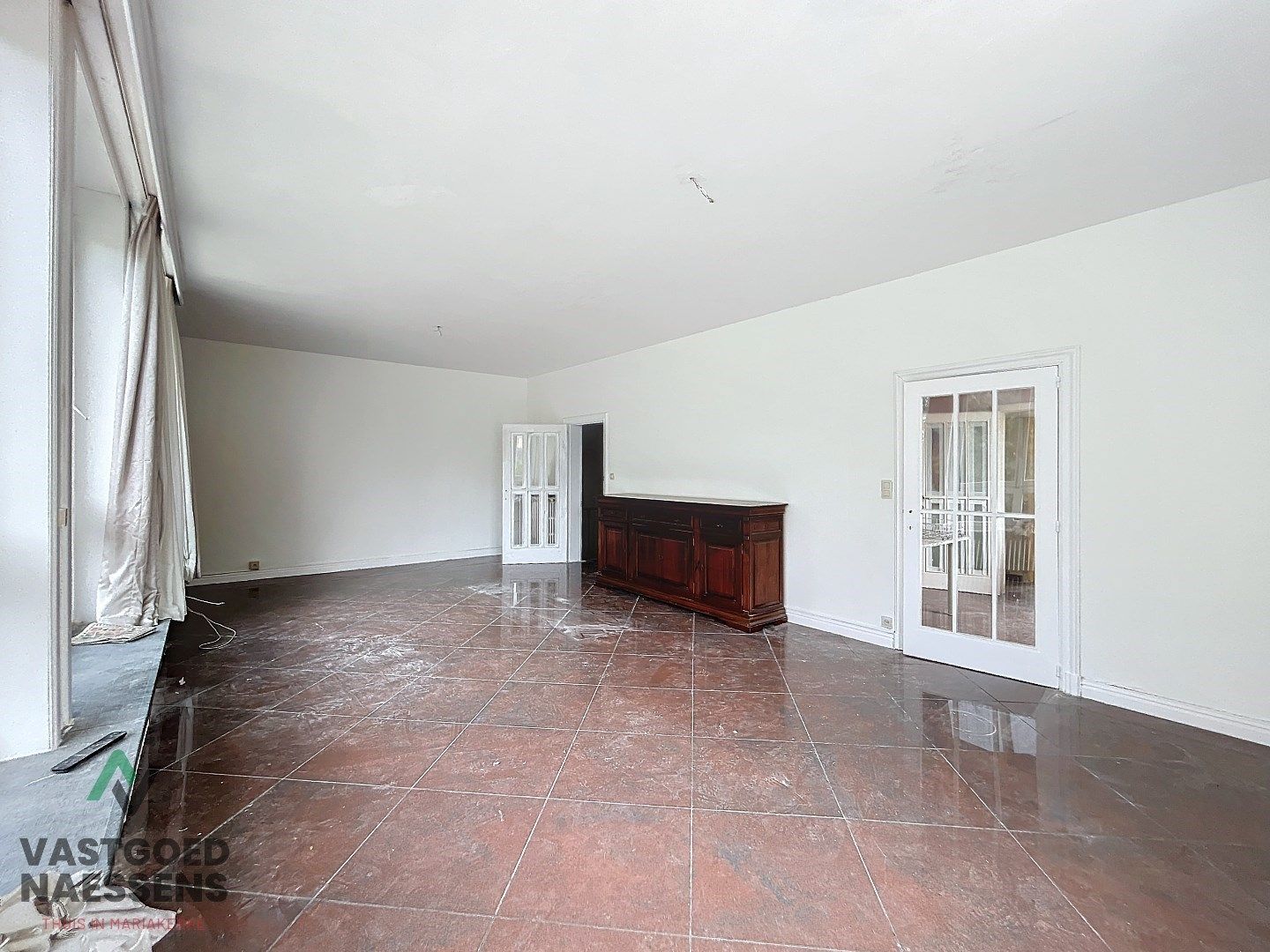 investering pand of Woning voor eigen gebruik met 5 slpk en grote garage + loods foto 4