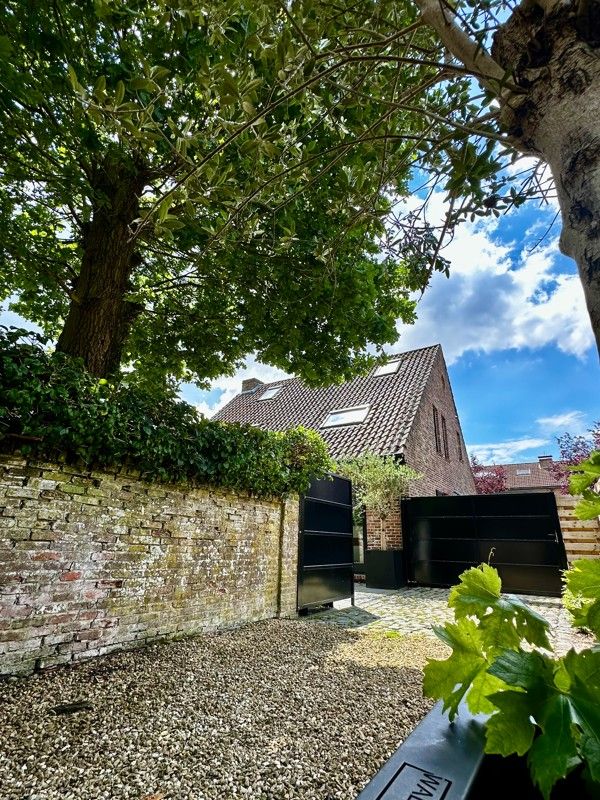 Super charmante woning met 2/3 slaapkamers in een doodlopende straat vlakbij het centrum van Schilde. foto 18