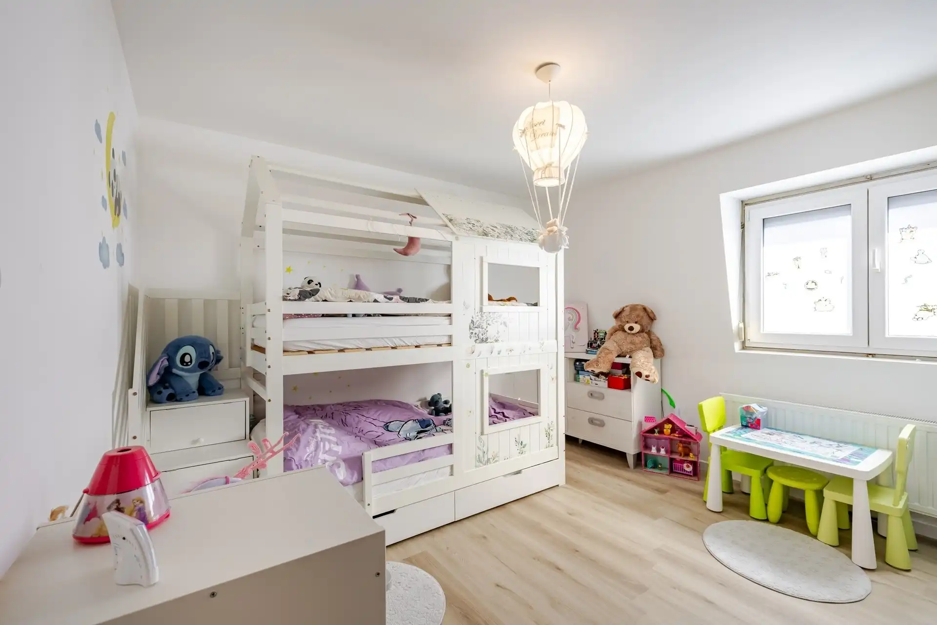 Prachtig gerenoveerde woning met 2 slks en buitenruimte foto 13