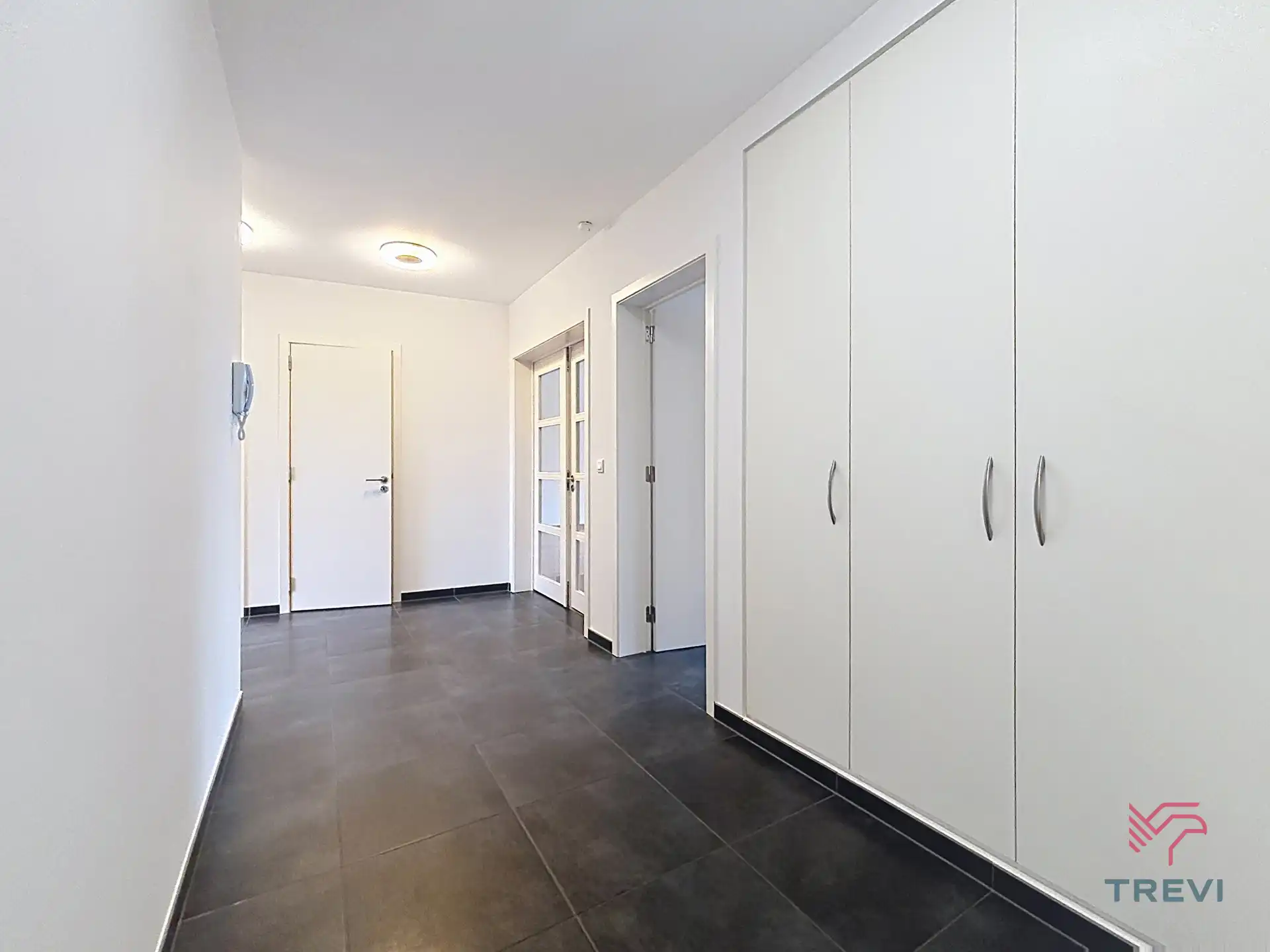 Mooi appartement met 2 slaapkamers + parkeerplaats foto 13