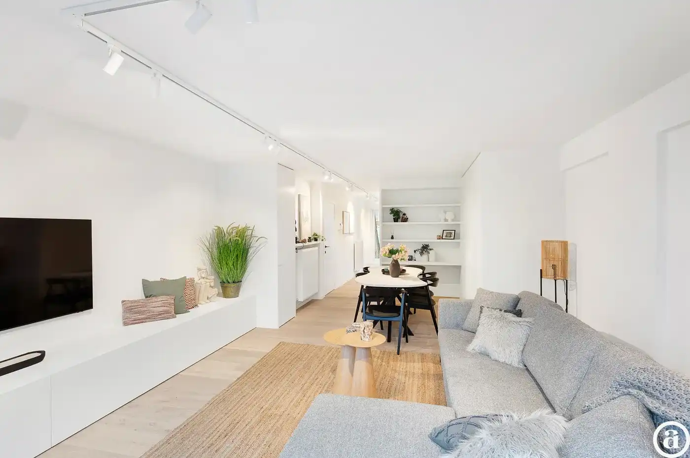 Instapklaar duplex-appartement (3 slpk) met zonneterrassen   foto 2