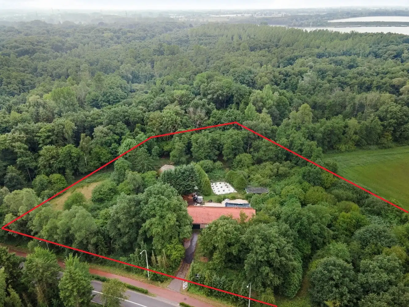 TE RENOVEREN LANDHUIS OP 14.000 m²! foto 2
