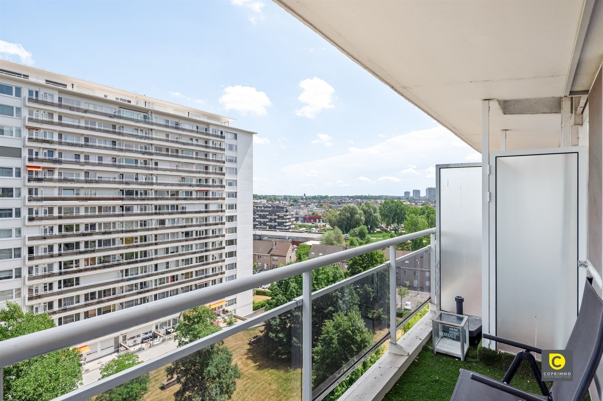 Instapklaar appartement met dubbel terras foto 14