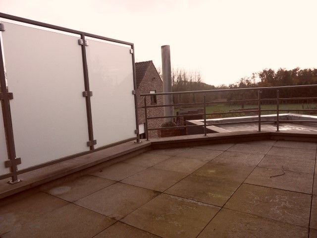 Ruim, energiezuinig DUPLEXAPPARTEMENT met 2slaapkmers, mooie leeefruuimten, terras en parking. foto 27