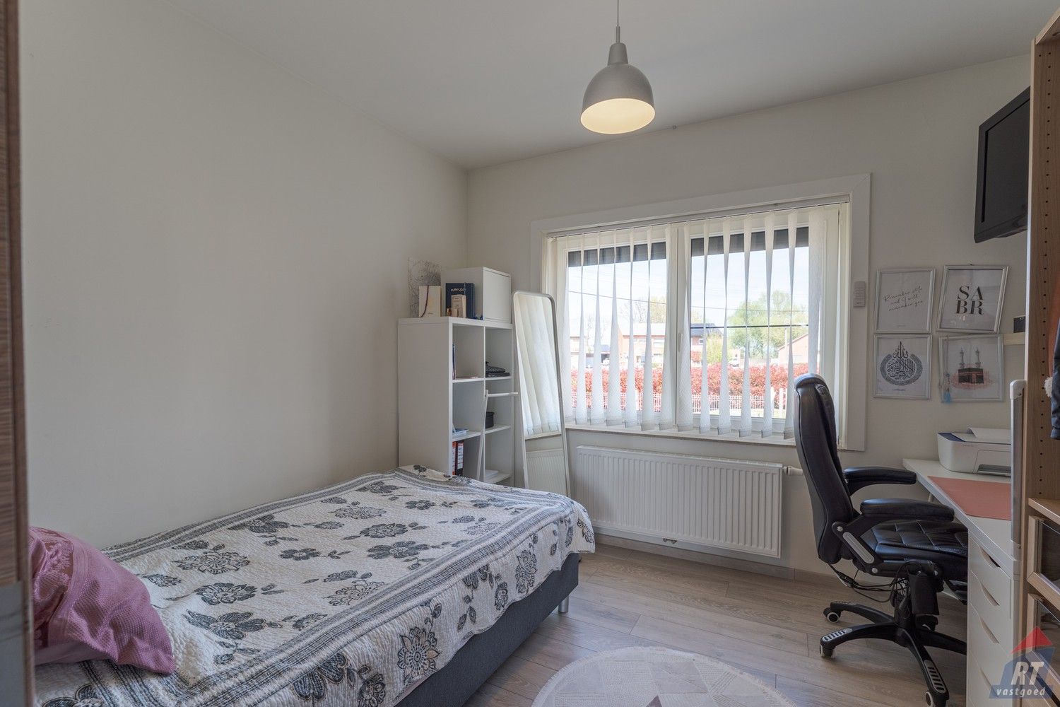 Grondig gerenoveerde open bebouwing op 10a11ca met garage en 5 slaapkamers foto 13