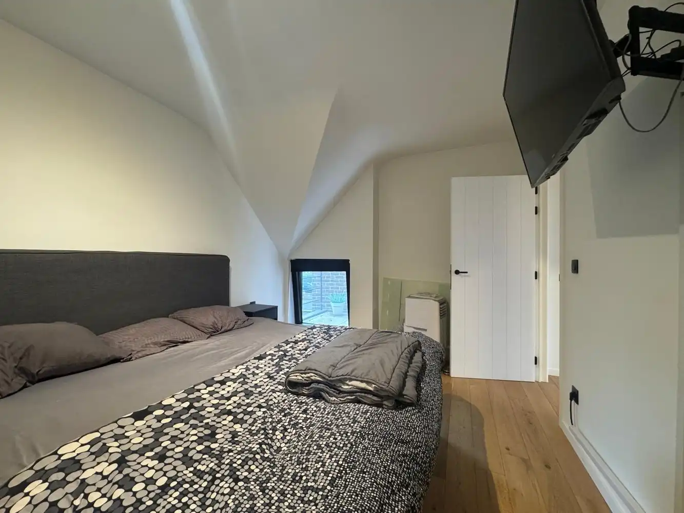 2-slaapkamerapp. te huur foto 11