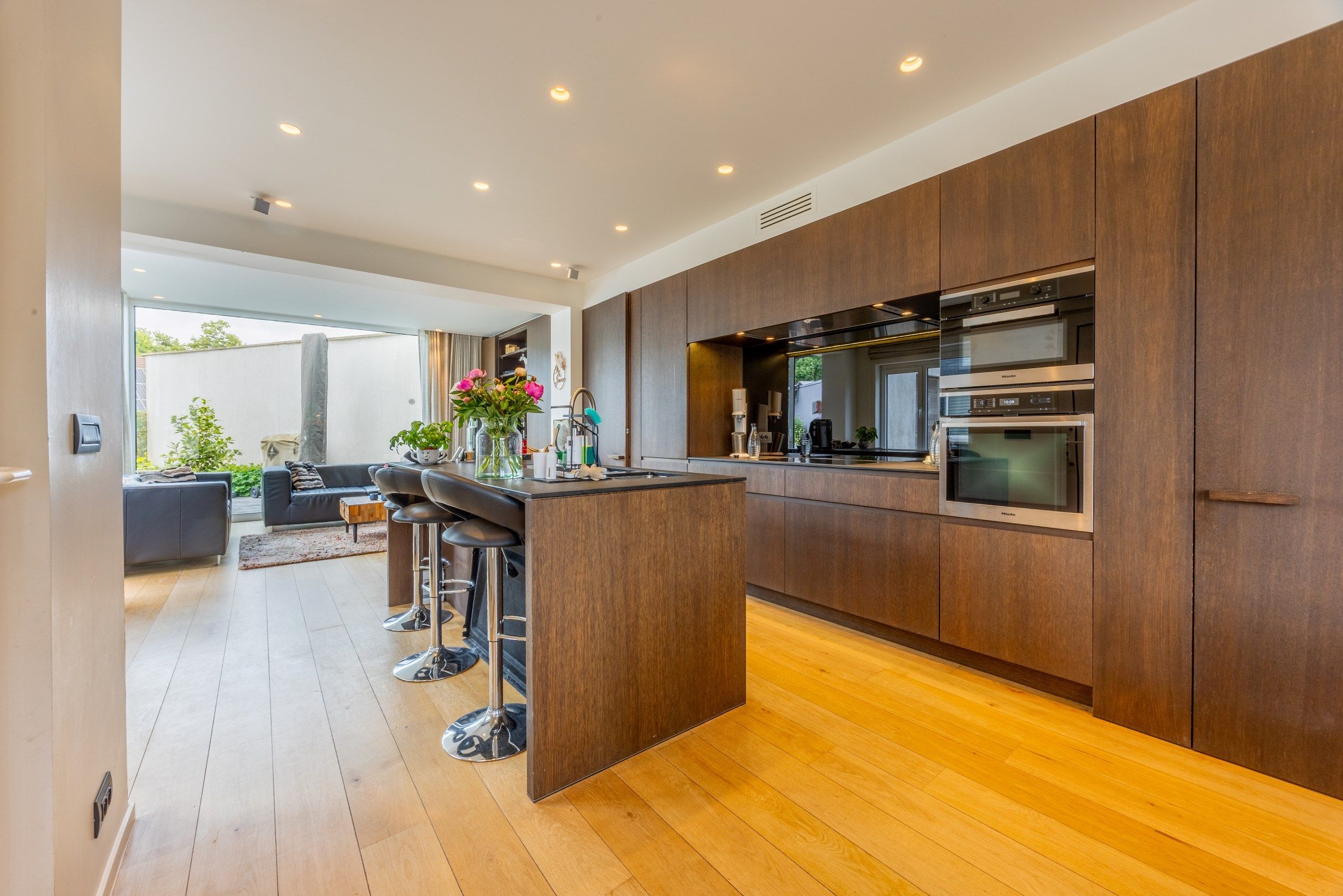 Unieke en recent gerenoveerde woning foto 5