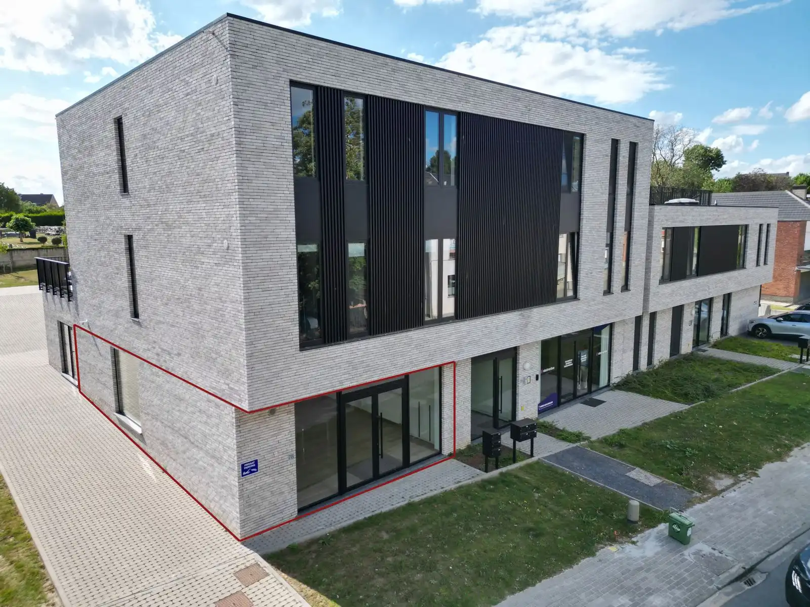 Modern én Instapklaar Kantoor in het Hart van Affligem! foto {{pictureIndex}}