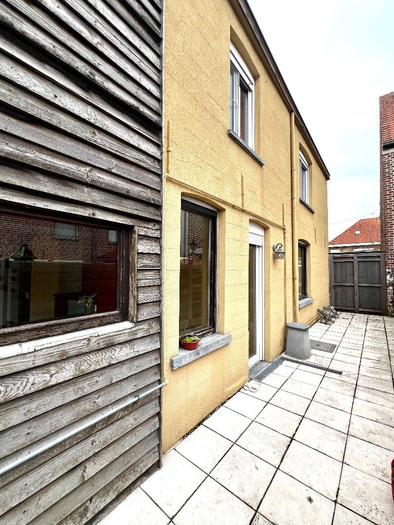 Charme troef in deze starterswoning te Wevelgem! foto 27