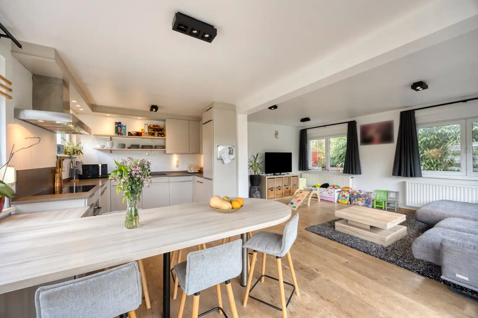 Open bebouwing met 4 slaapkamers, bureau, garage en prachtige tuin in Boutersem – EPC 158 kWh/m² - bewoonbare opp. 282 m² foto 14