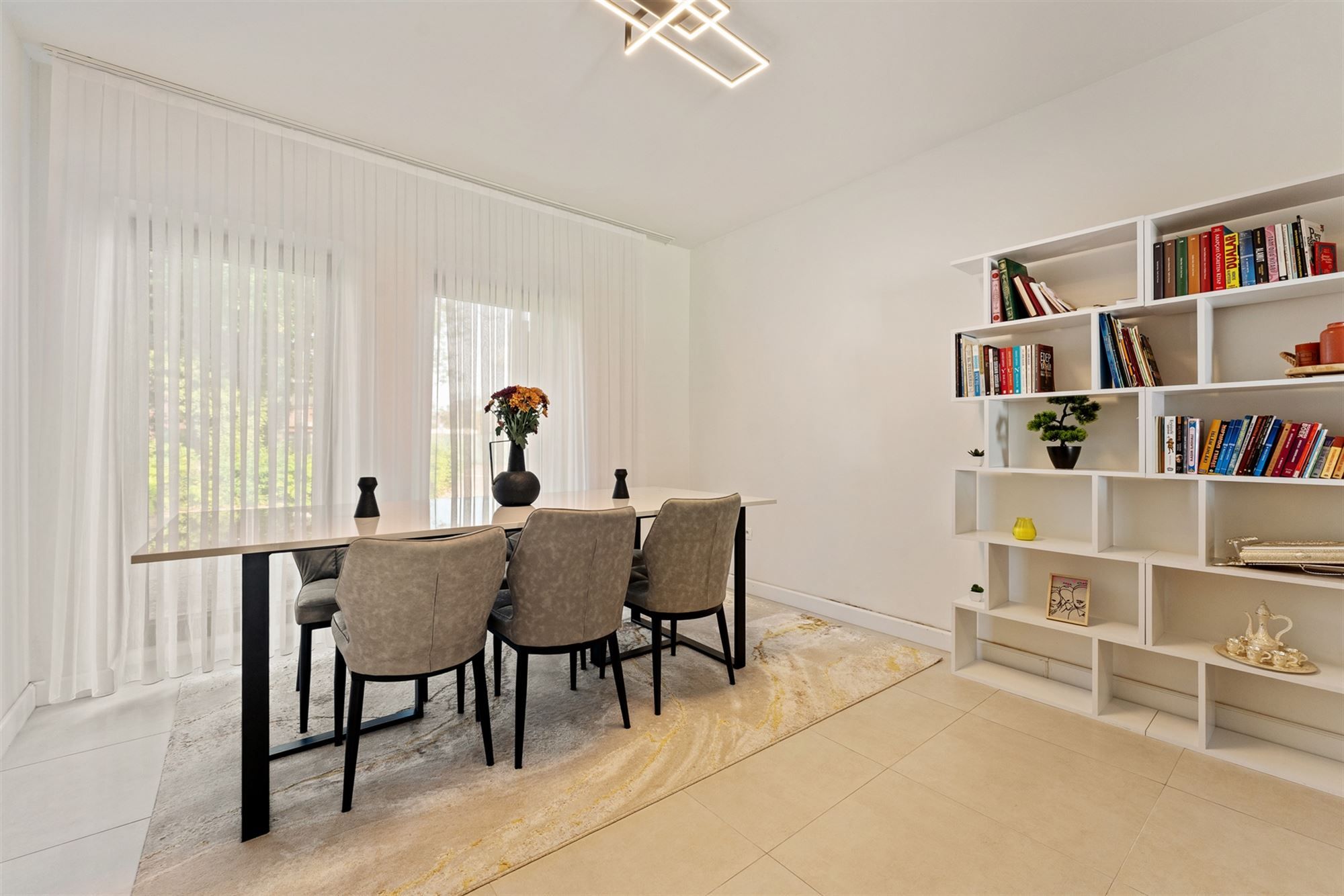 KNAPPE WONING (198M²) MET 3 SLAAPKAMERS + RUIME ZOLDER TE BEVERLO foto 5