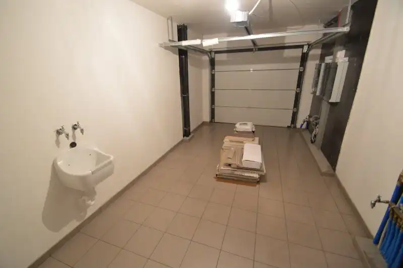 Prachtig afgewerkte woning met aangelegde tuin & garage foto 17
