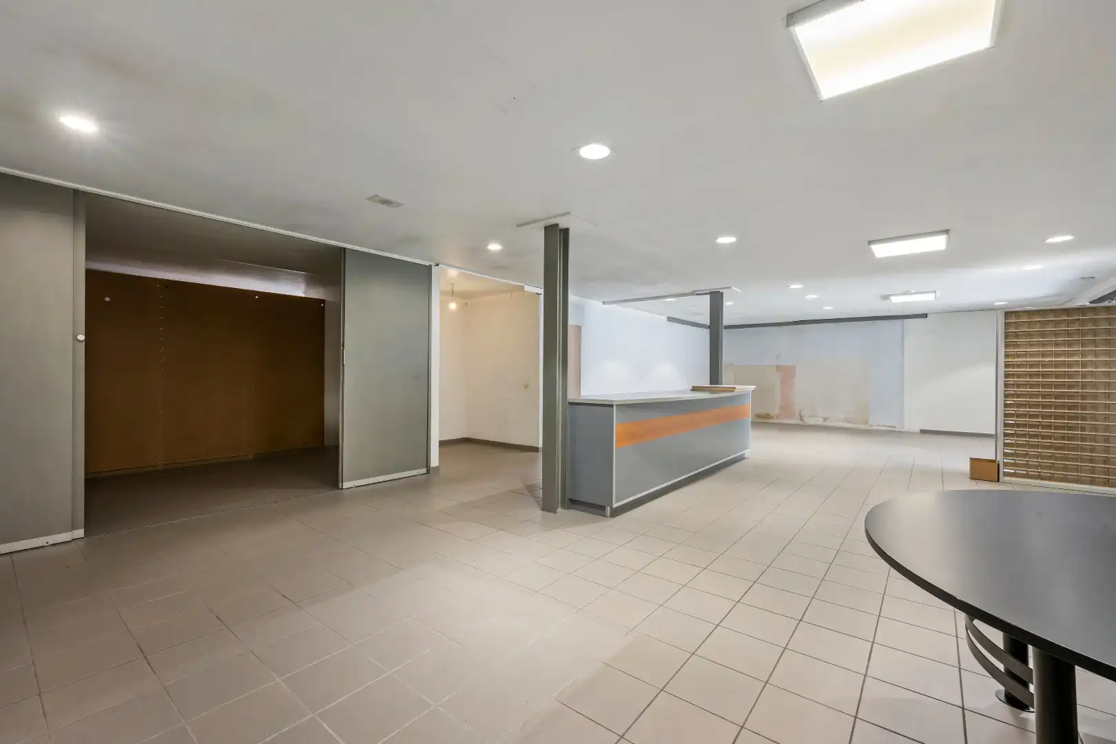 Handelsruimte (260m²) op commerciële toplocatie. foto 6