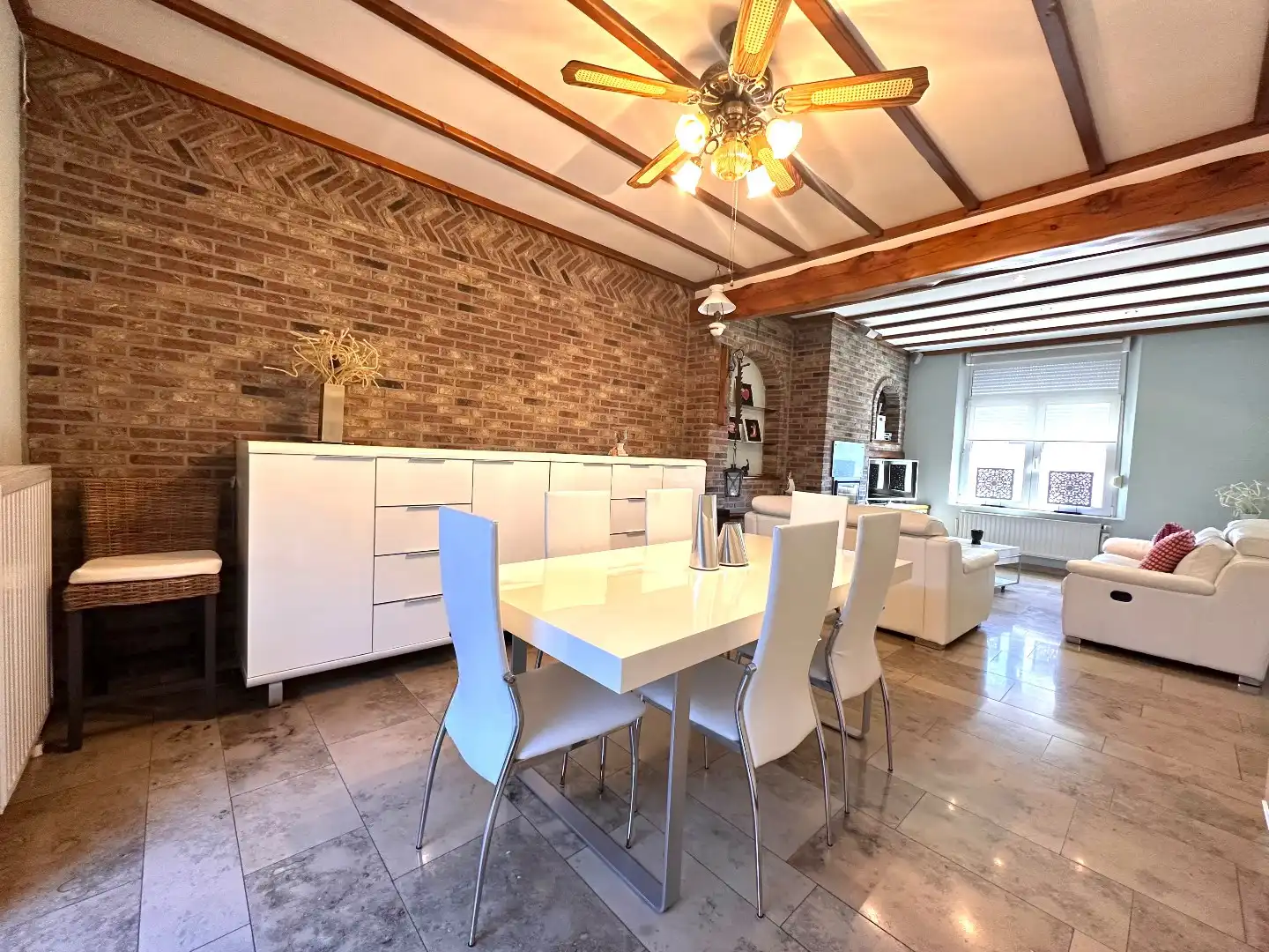 Verzorgde gezinswoning met uitzonderlijke garage op een ruim perceel in Zichen-Zussen-Bolder (Riemst) foto 6