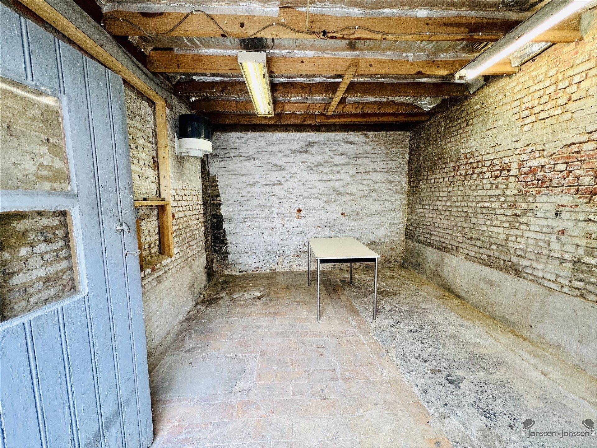Te renoveren centrumwoning foto 19