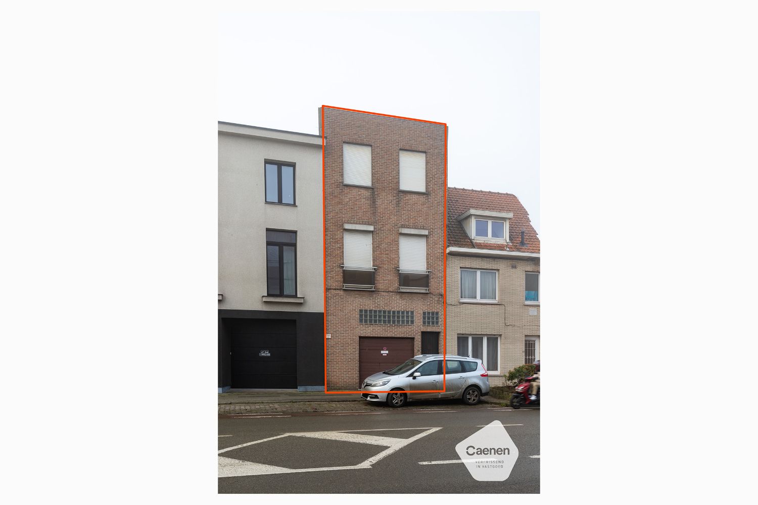 Hoofdfoto van de publicatie: Te renoveren woning met 5 slaapkamers, garage vlakbij het centrum van Blankenberge