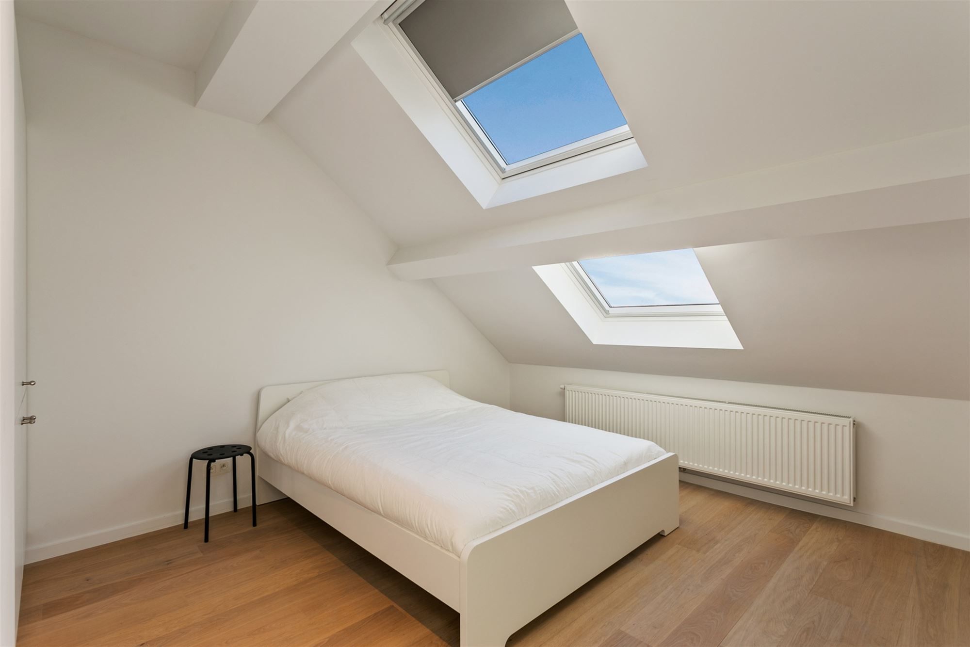 Gemeubeld dakappartement op toplocatie! foto 9