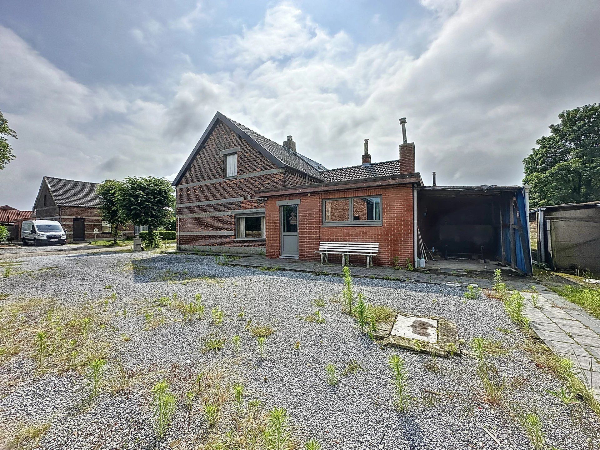 Gezellige te renoveren woning op zeer rustige locatie met zicht op groen. foto 3