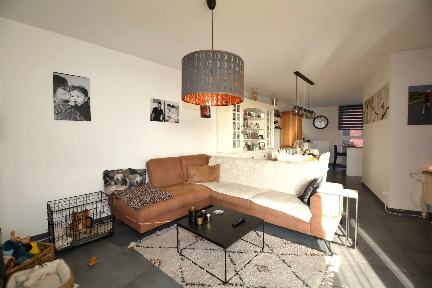 RECENT APPARTEMENT MET 2 SLK, TERRAS EN PARKING! foto 3