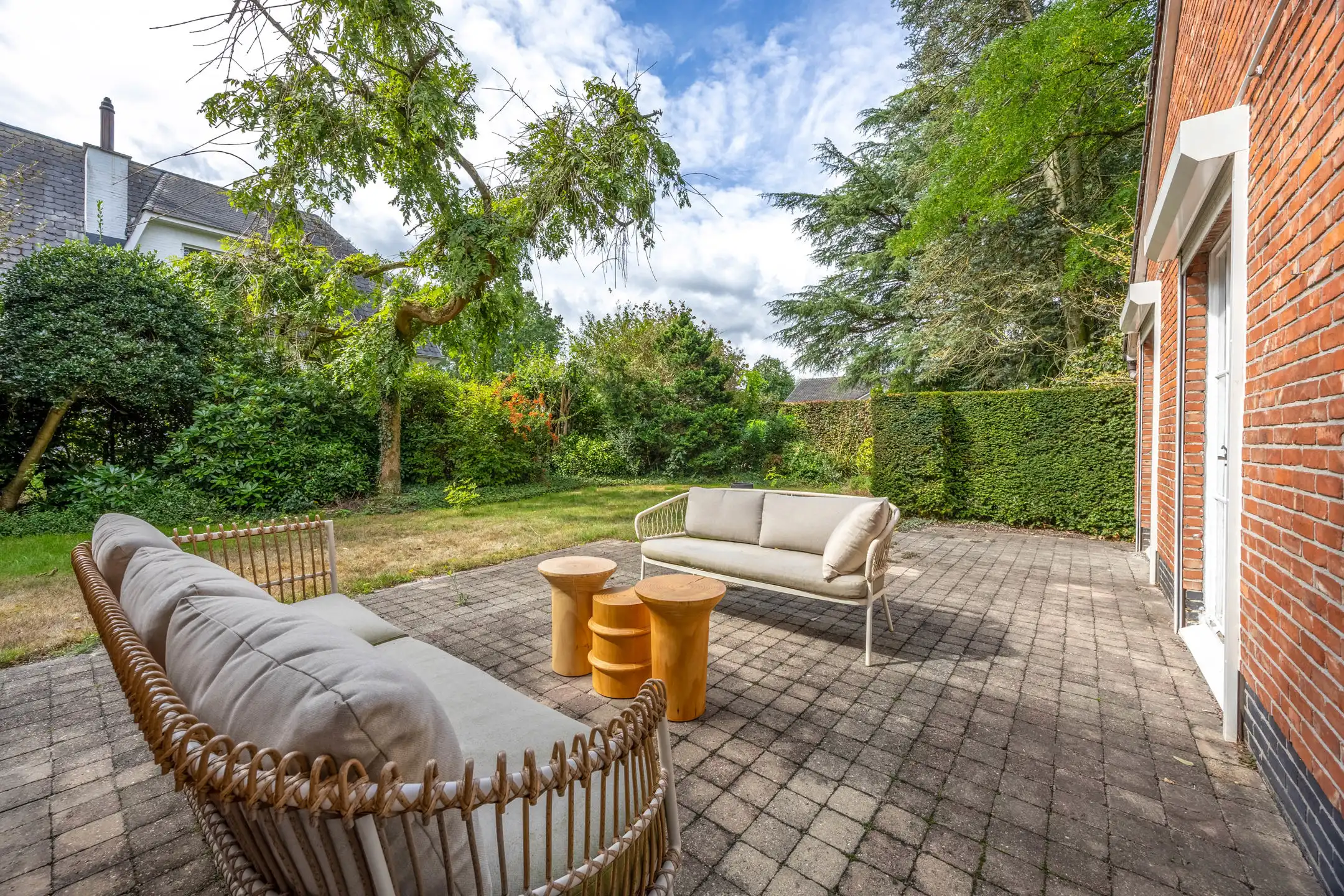  Te renoveren landhuis in groene wijk Hertebos foto 22