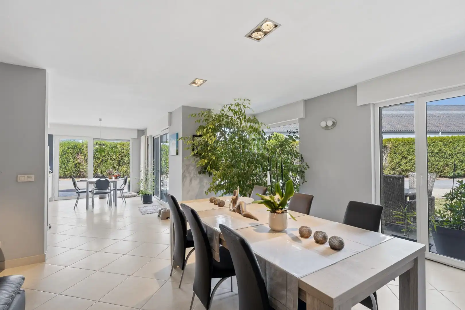 Bedrijfswoning met ruime loods van ca. 1.530 m² in de ambachtelijke zone van Eernegem foto 22