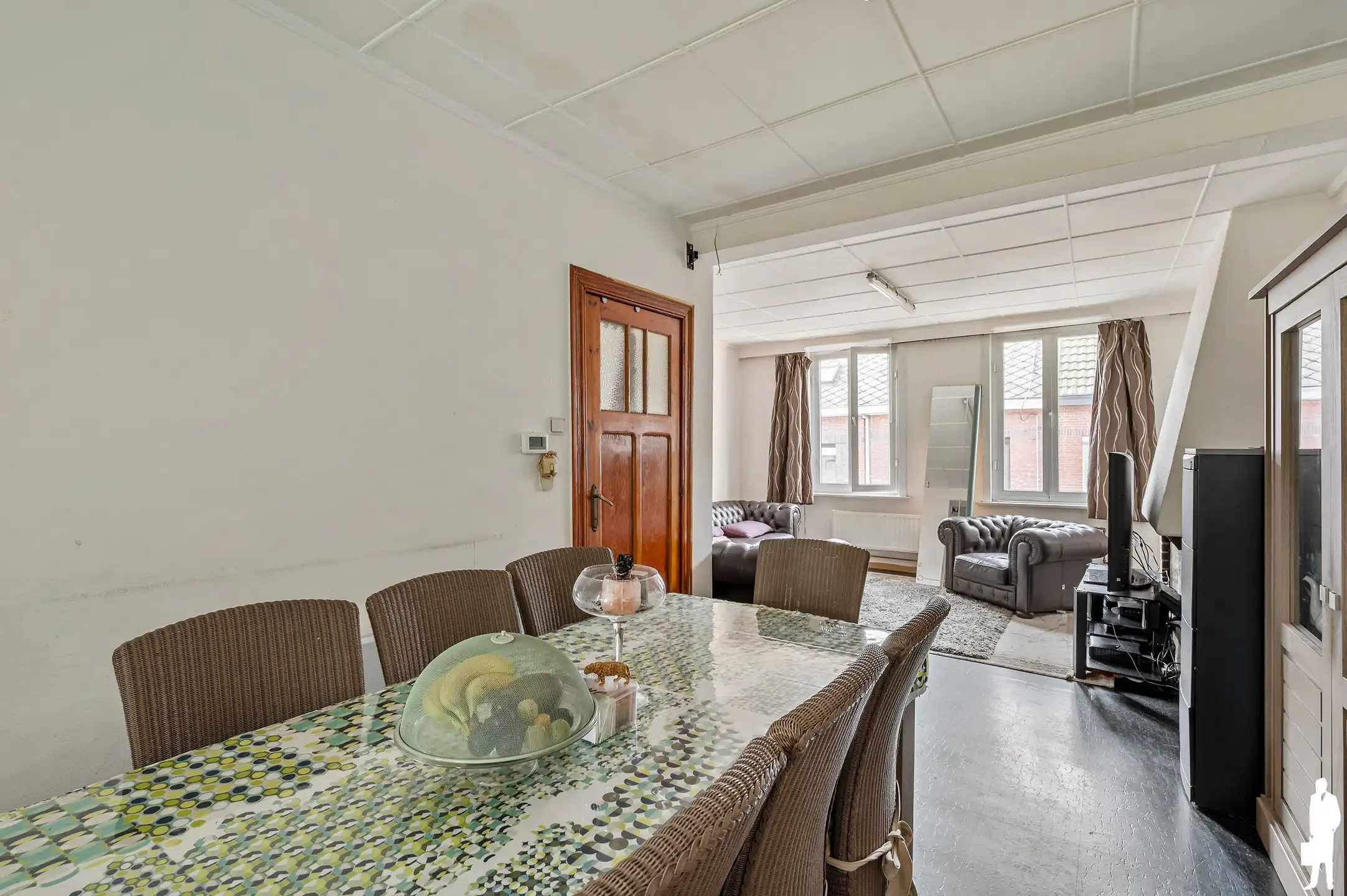 Ruime te renoveren woning, 3 SLK, inpandige garage foto 4