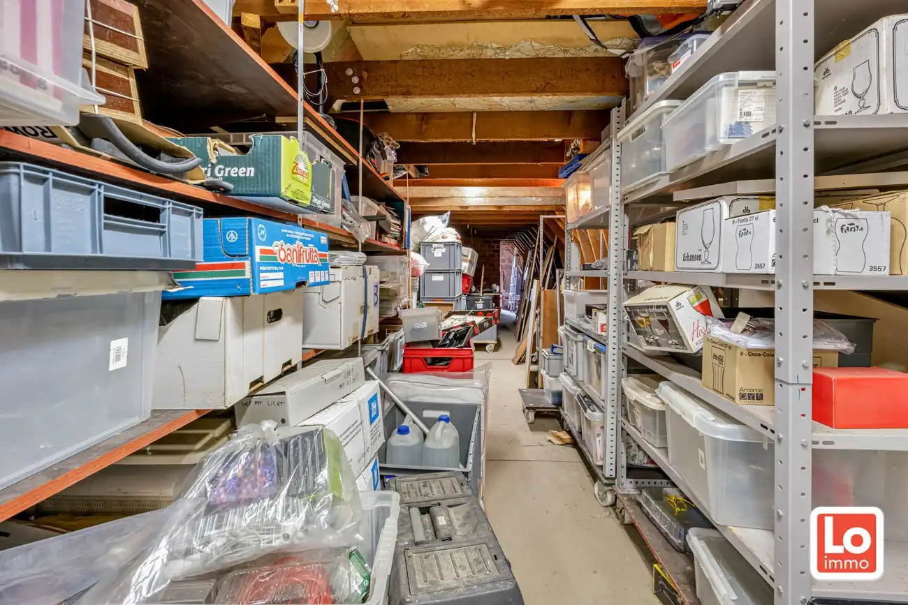 Landelijke te renoveren halfopen gelijkvloerse woning met inpandige garage en grote tuin met open zicht op een makkelijk bereikbare locatie in Zeveneken! foto 20