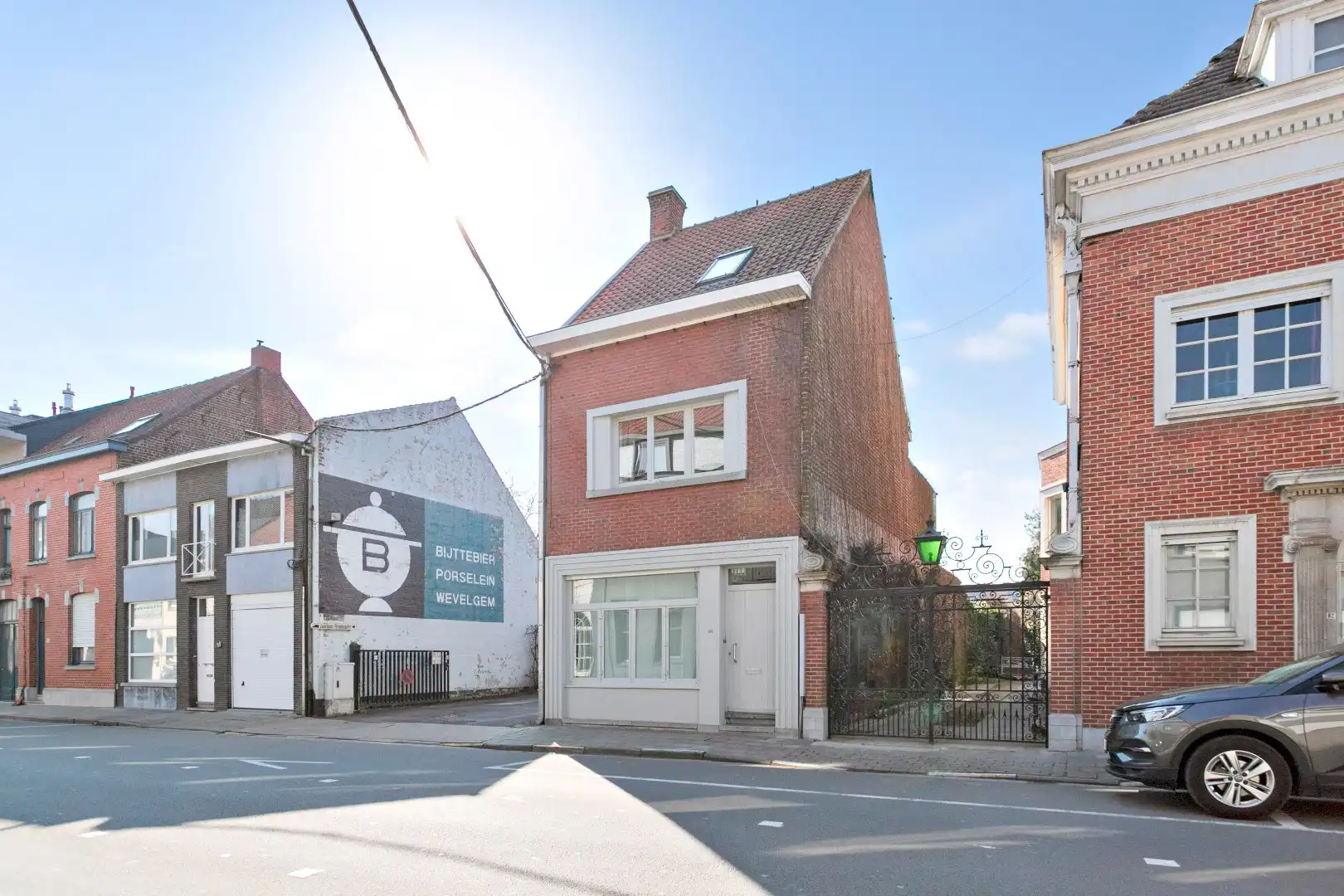 Stijlvolle gezinswoning met 3 slaapkamers en tuin. foto 3
