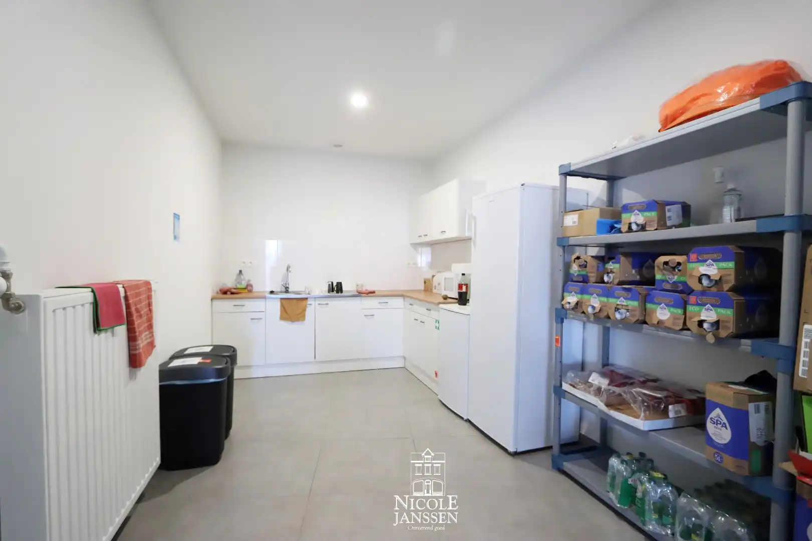 Gelijkvloers handelspand/kantoorruimte  foto 13