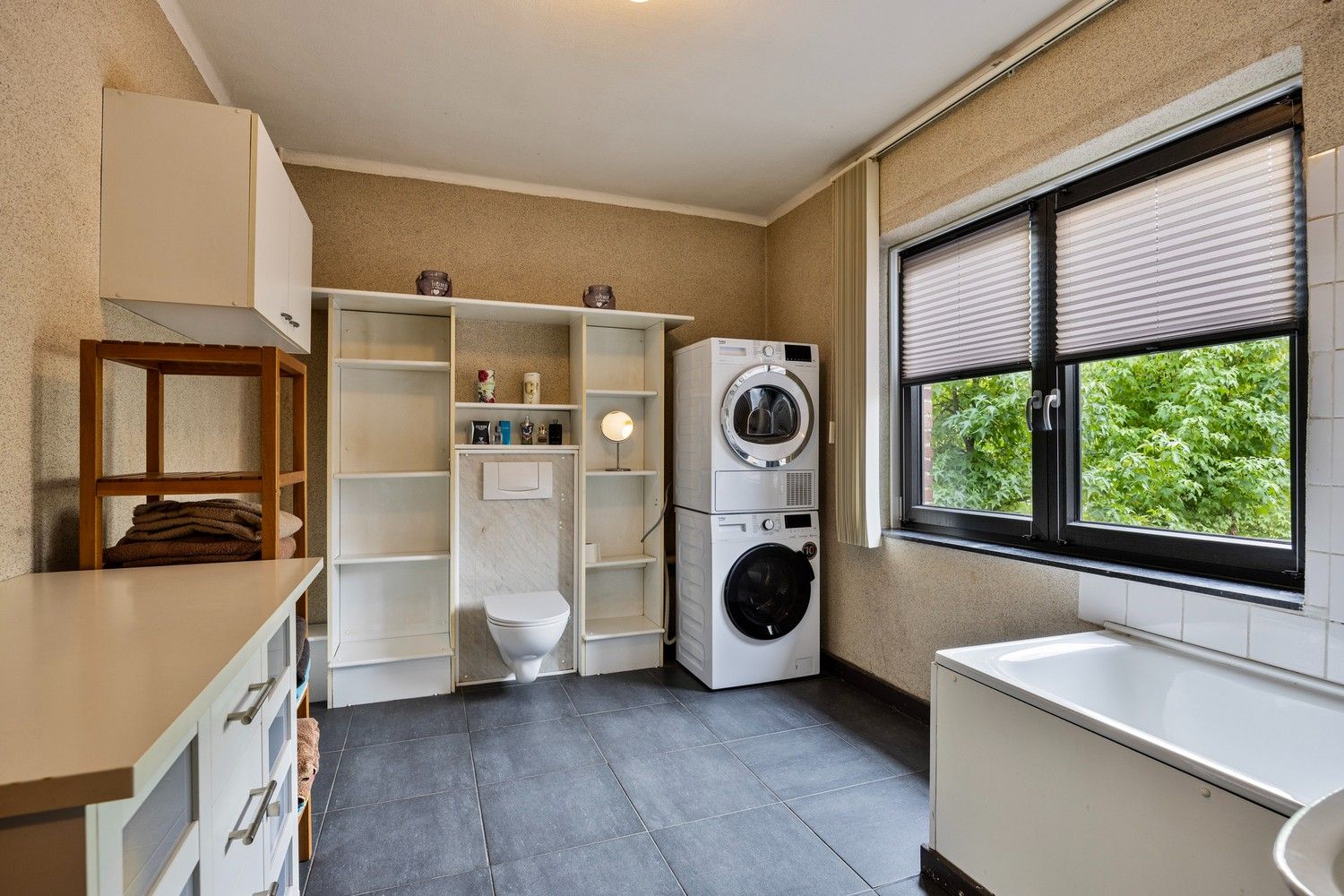 Restaurant ‘Het Heukske’ met bovenliggende woonst te koop in het gezellige Kanne, Riemst. foto 24