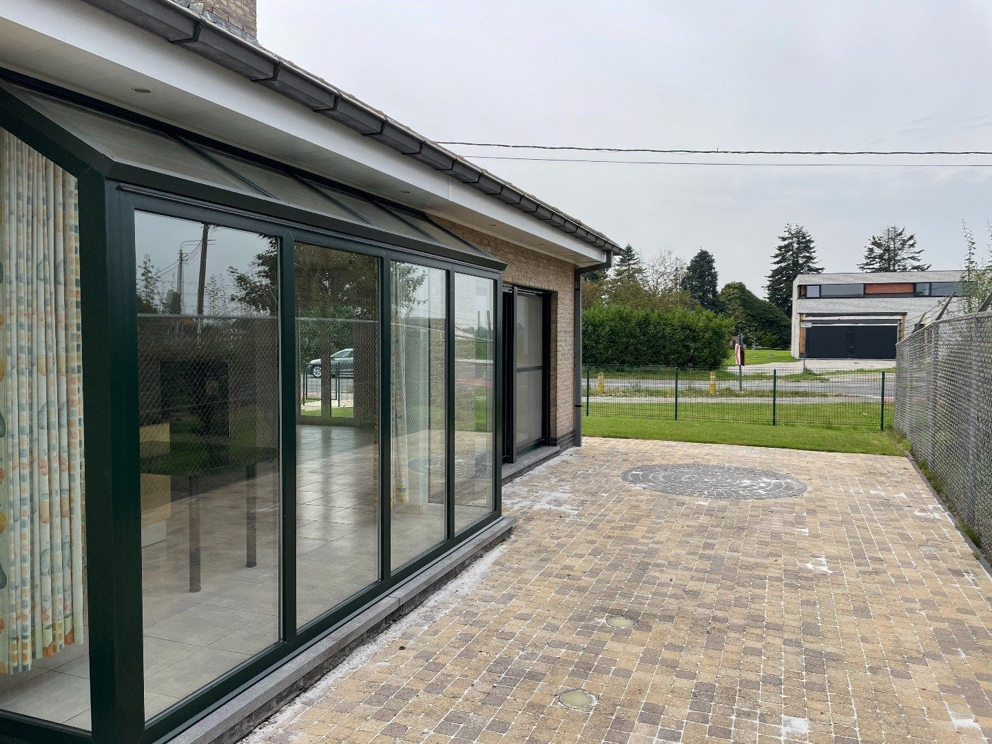 Laagbouwvilla met ruim bijgebouw (garage met studio) foto 12