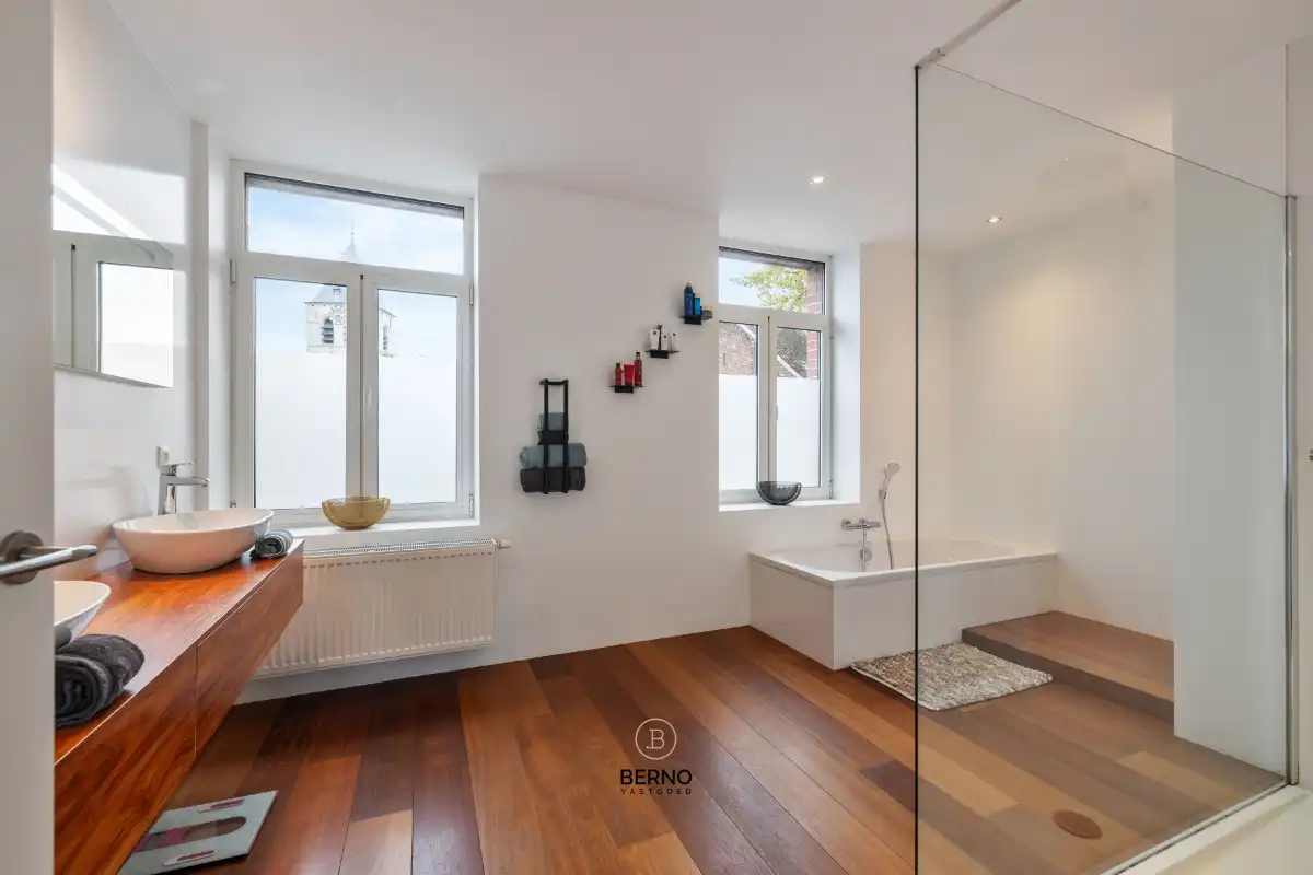 Authentiek herenhuis met moderne luxe en zonnige tuin – Wieze. foto 20