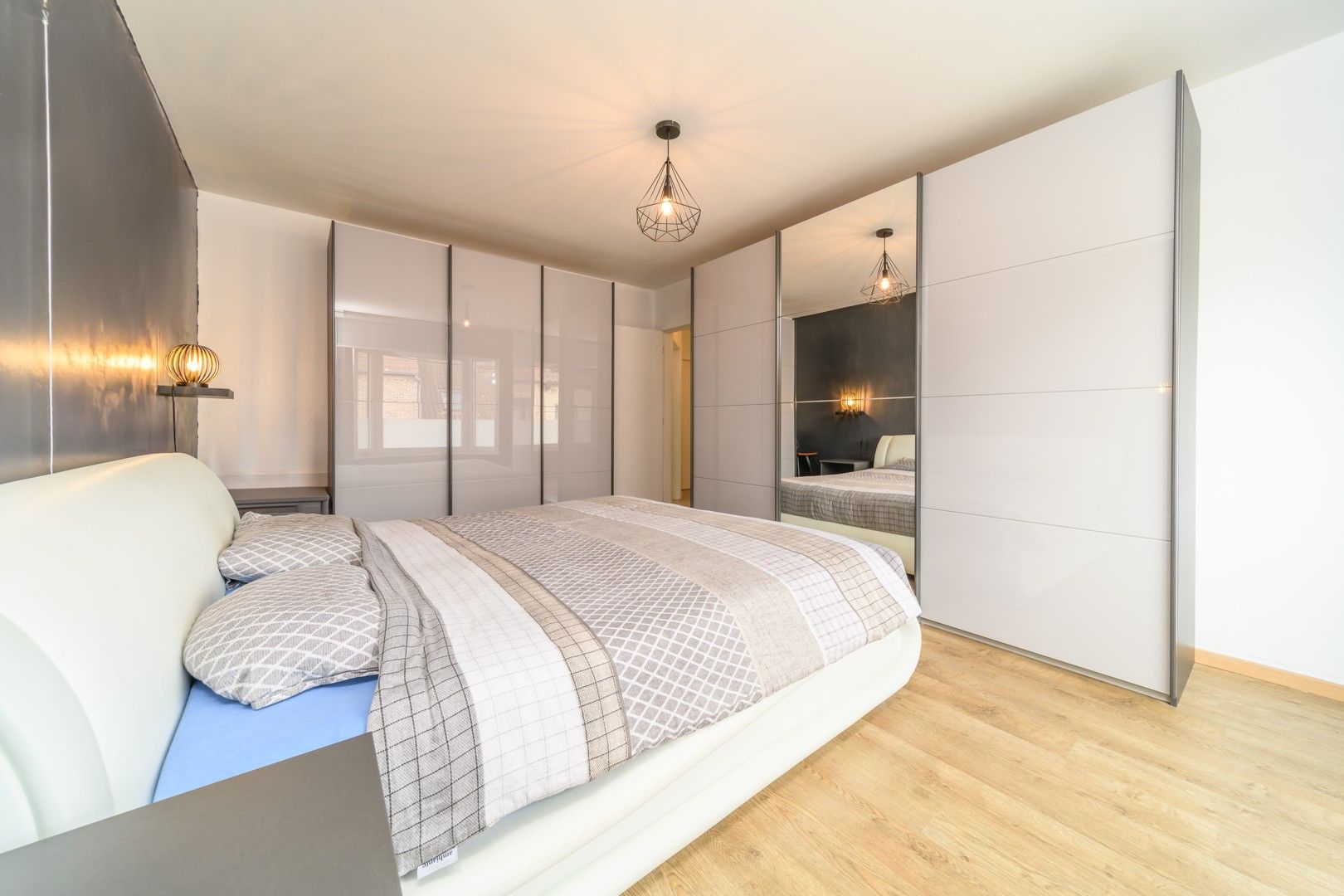 Gezellig, lichtrijk appartement op de 1ste verdieping foto 6