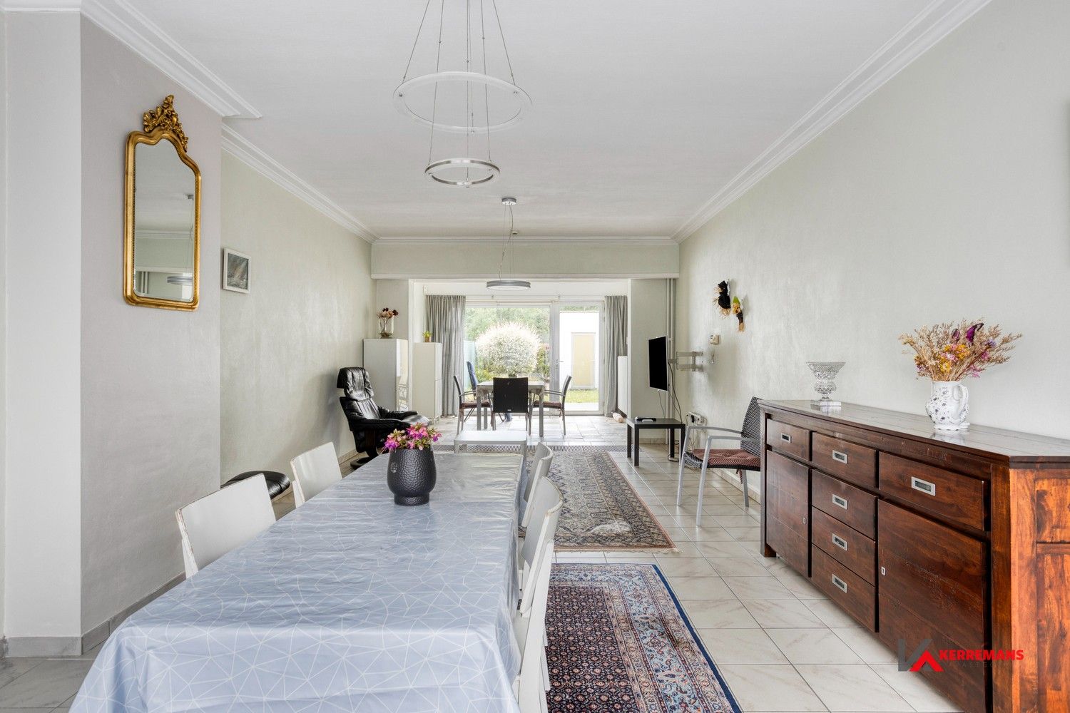 Woning met 3 slaapkamers, tuin en garage. foto 7