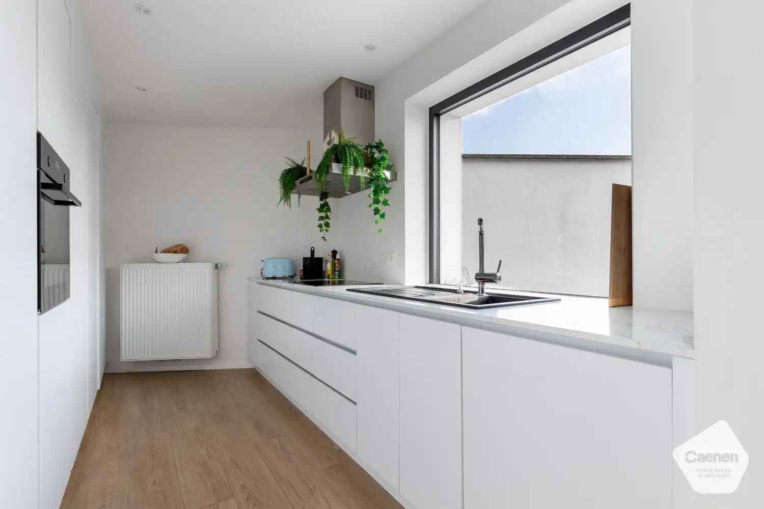 Zéér ruim appartement met 2 slaapkamers en groot terras. foto 2