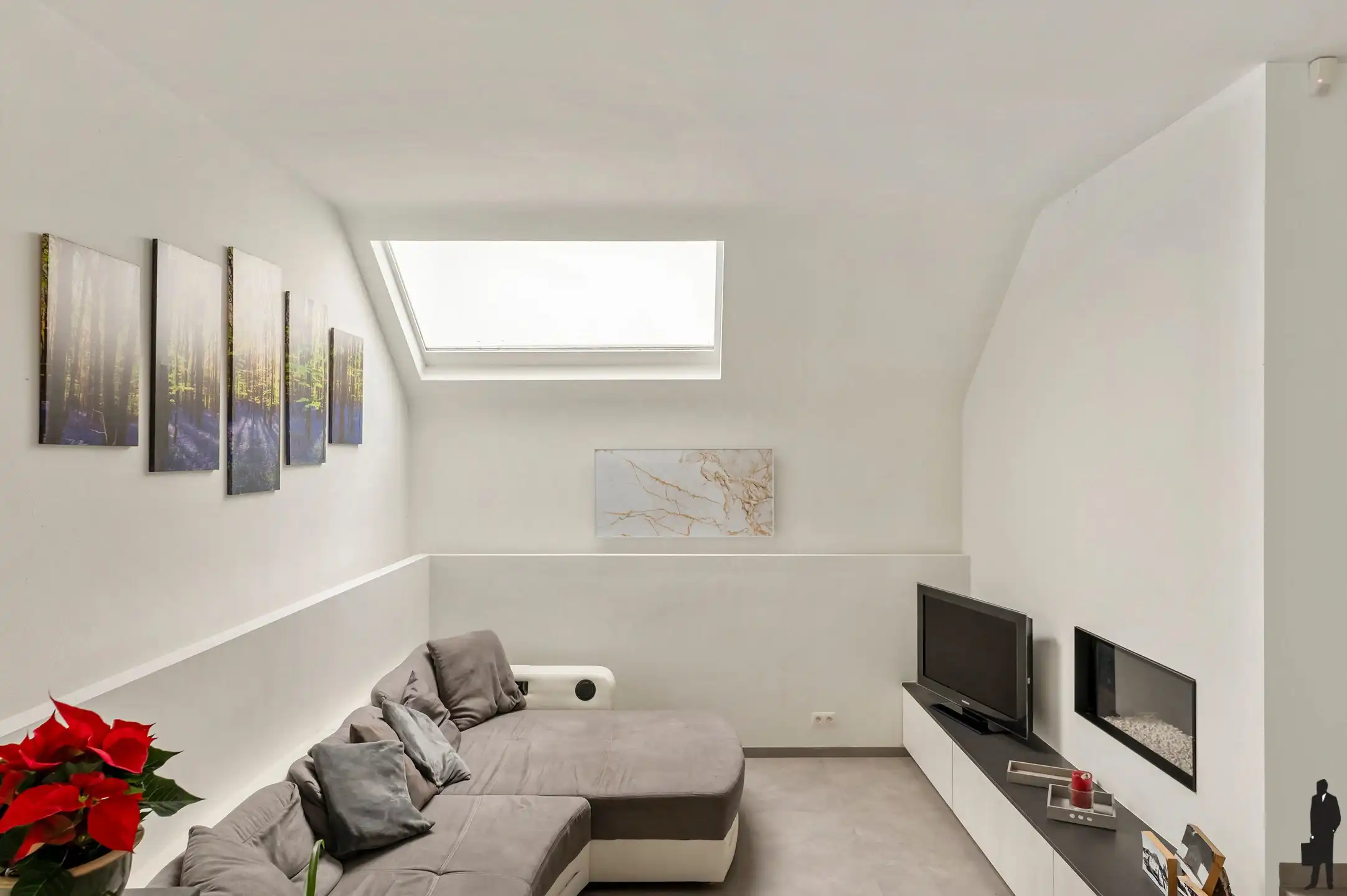 Residentieel gelegen te renoveren villa op ca. 2415m². foto 5