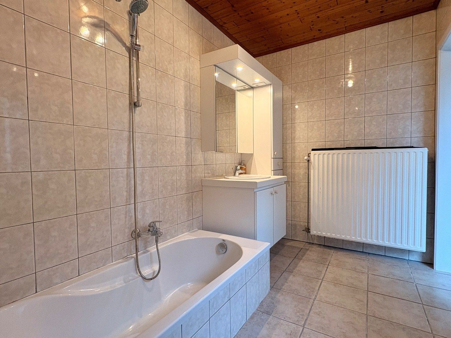 Instapklare woning te koop in Harelbeke met 3 slaapkamers en 2 leefruimtes! foto 14