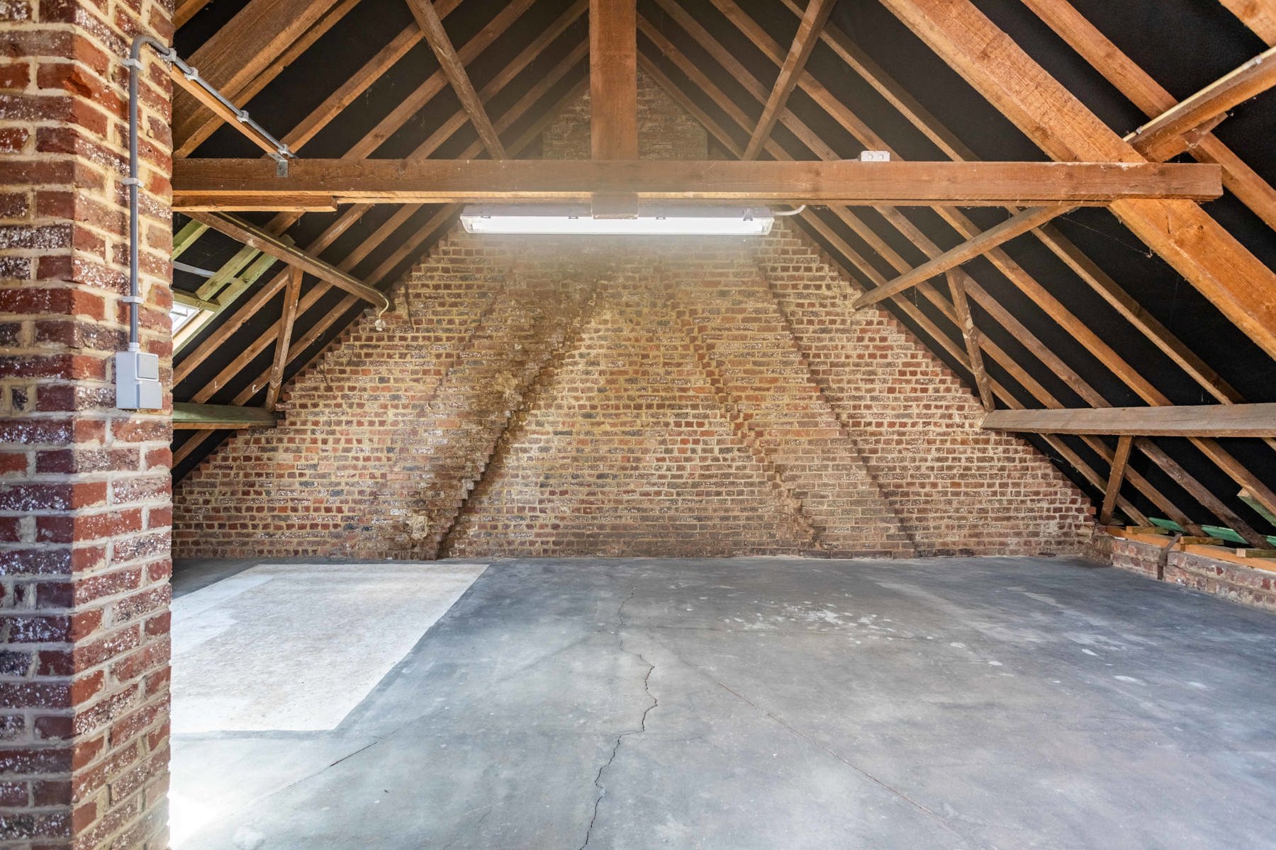 Te renoveren HOB, tuin, garage en uitbreidingsmogelijkheden foto 13