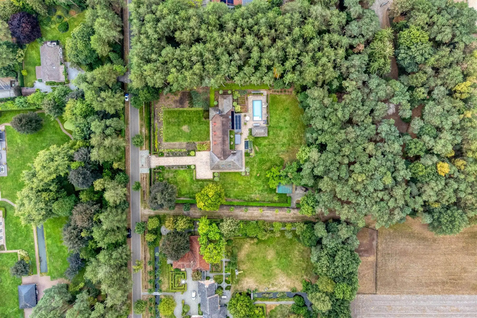 Landelijke luxe: unieke villa op 7.188 m² privé-domein foto 75