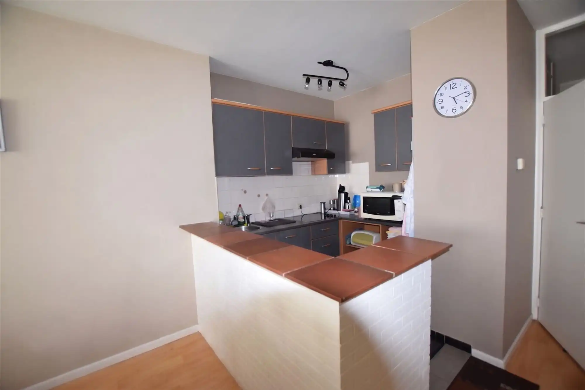 Centraal gelegen appartement met terras foto 3