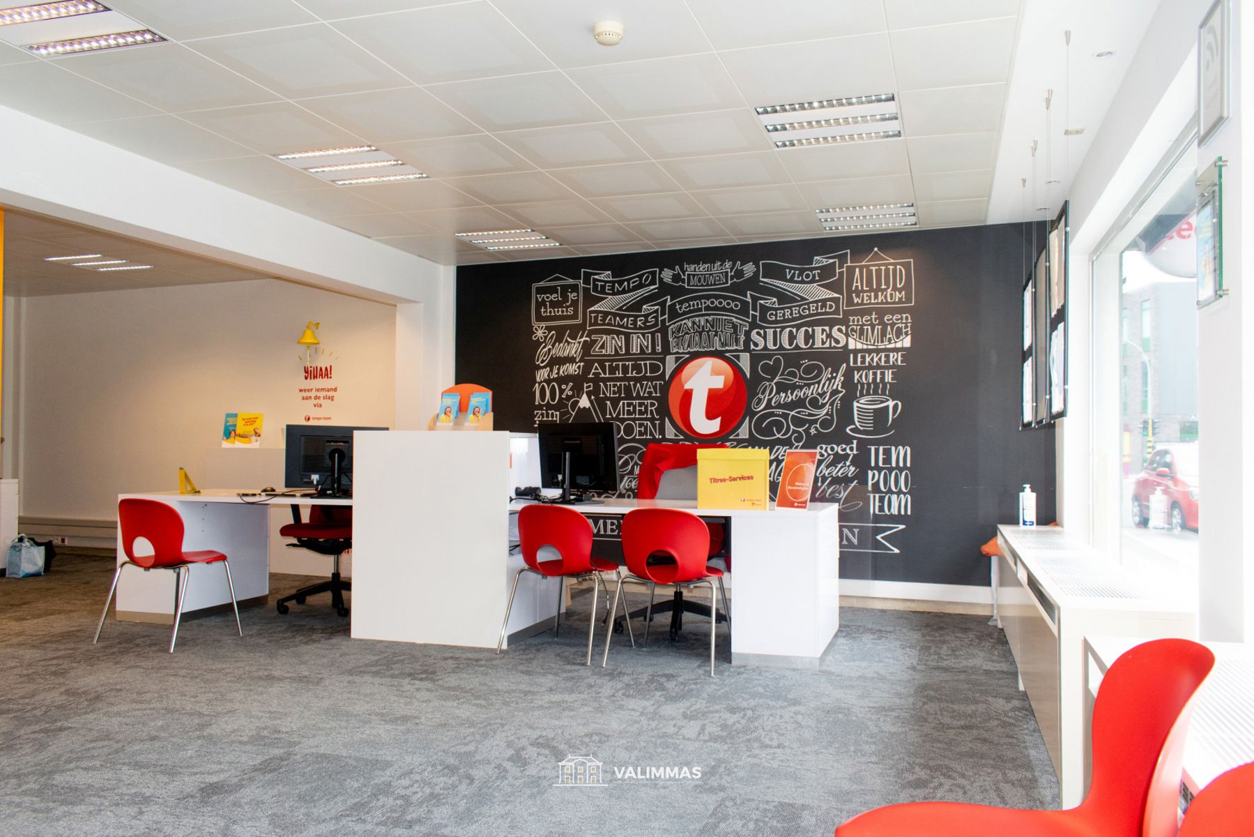 Commercieel gelegen gelijkvloerse kantoor- of handelsruimte  foto 3