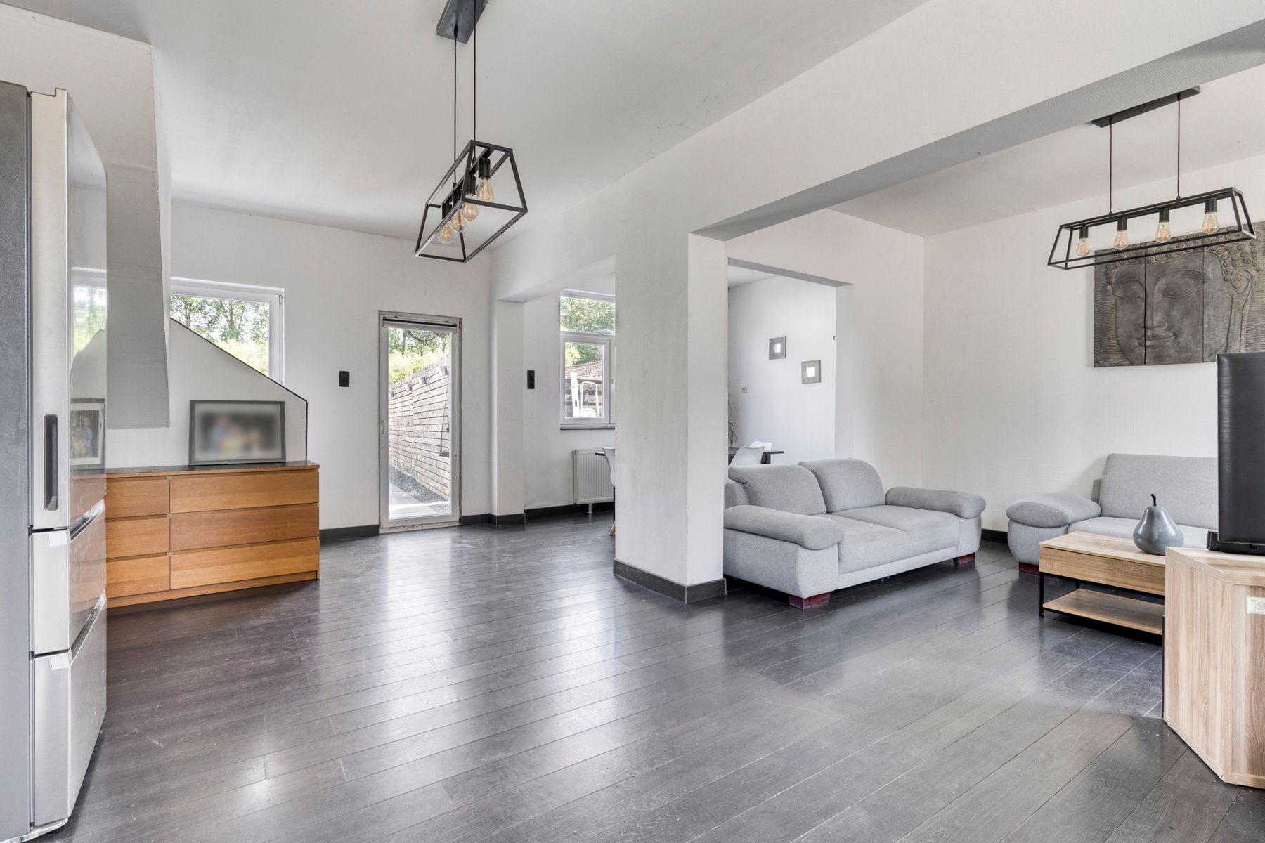 Hoofdfoto van de publicatie: Half-open bebouwing met 3 slaapkamers en tuin!